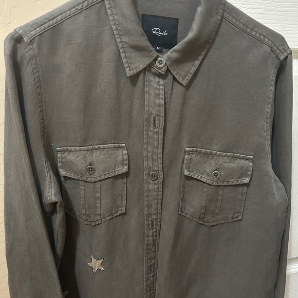 LIKE NEW! Women's Rails Loren - Gray Button down w/Stars - MEDIUM - Picture 4 of 10